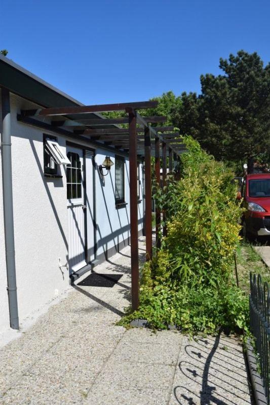 Kleines Haus Mit Garten, Direkt Hinter Dem Deich